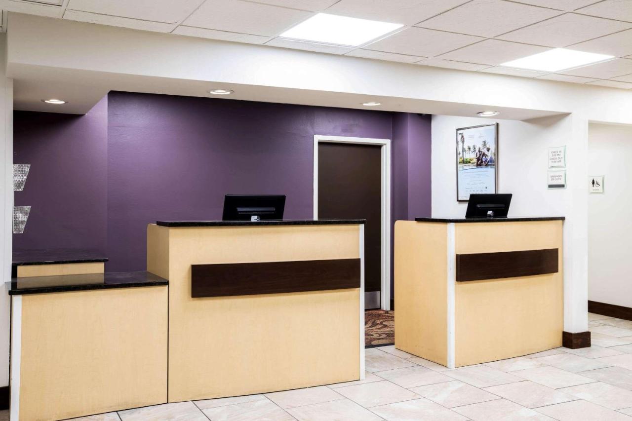 La Quinta Inn By Wyndham Davenport & Conference Center Εξωτερικό φωτογραφία